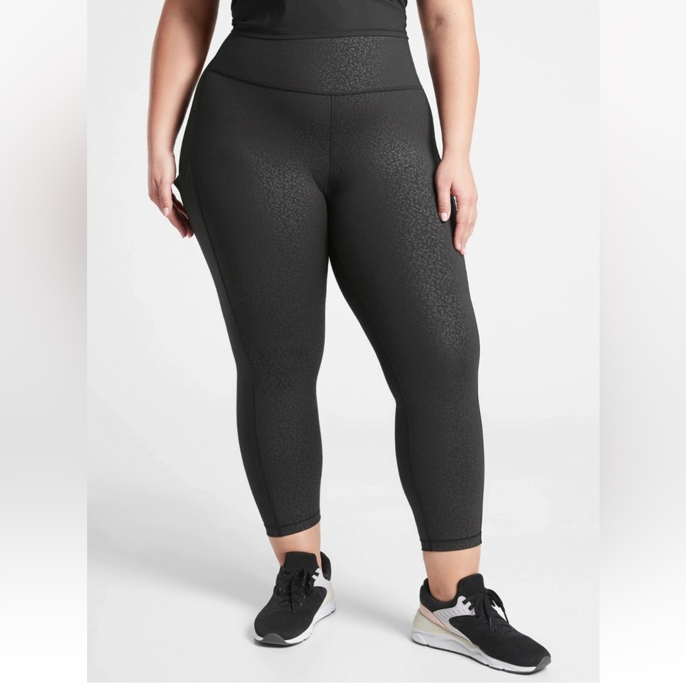 Athleta ultimate stash pocket embossed 7/8 tights Leggings Black Size 3X